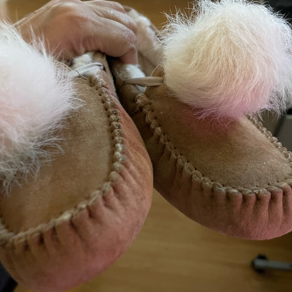 Uggs slippers size 8